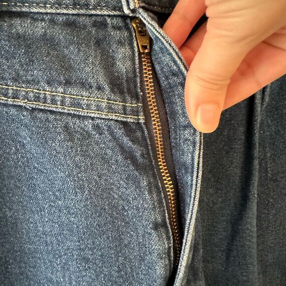 Levi’s Vintage 1985 White Tab High Rise Tapered Leg Pleated Mom Jean Size 13 - Picture 4 of 12